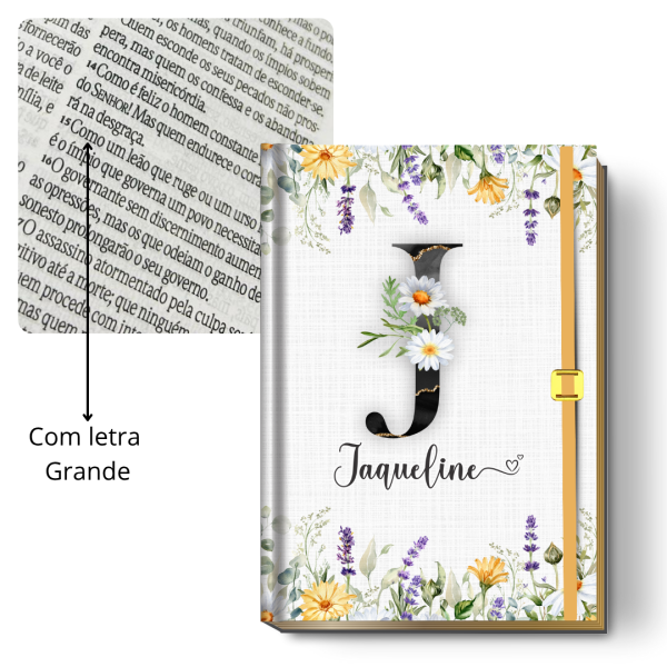 Bíblia Sagrada Letra Grande (NVI ou Católica) Personalizada | Monograma Margaridas e Lavanda + Brinde | PERFUMADA