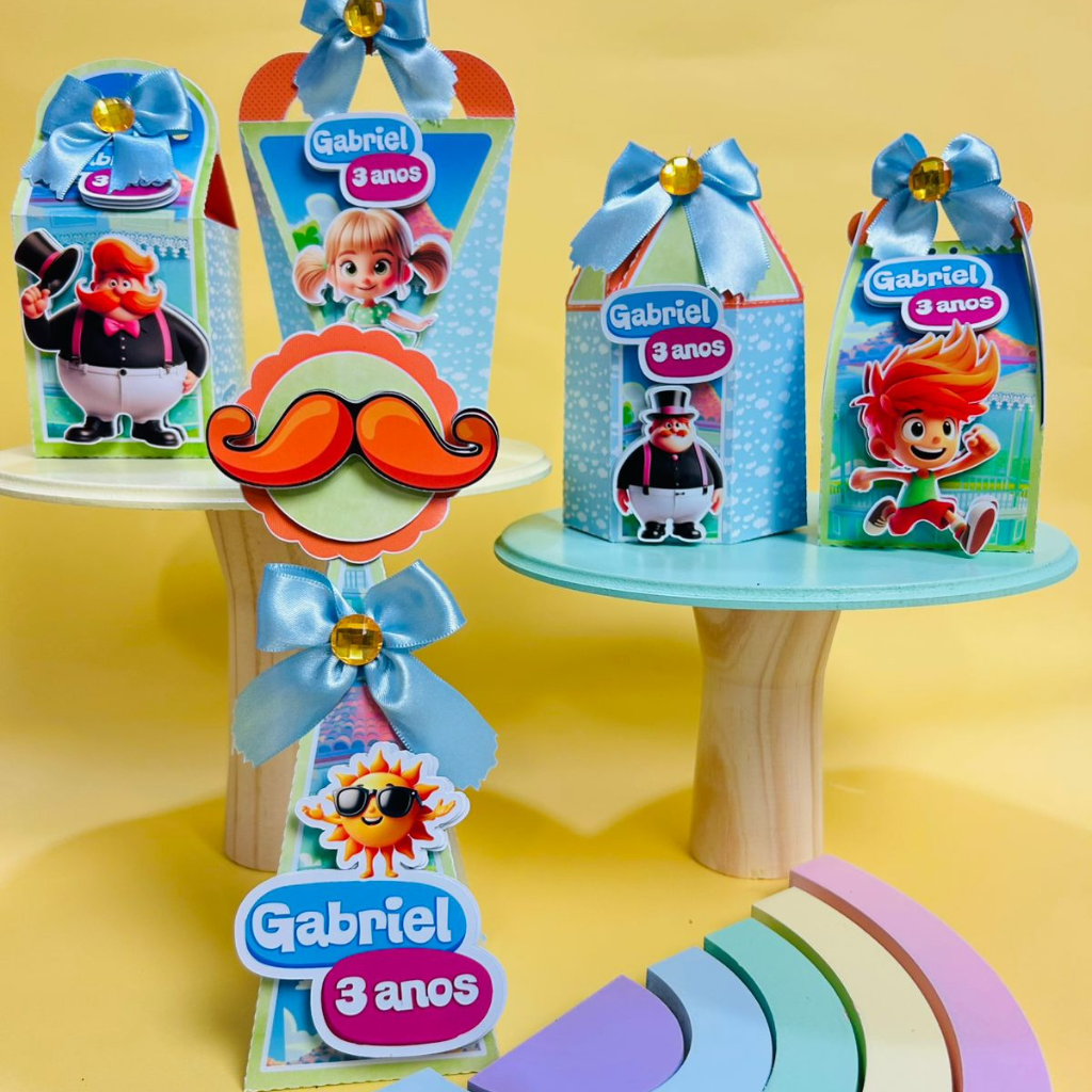 Kit festa Personalizada Mundo Bita - Peg e Monte - já vai montado é só encaixar o fundo)