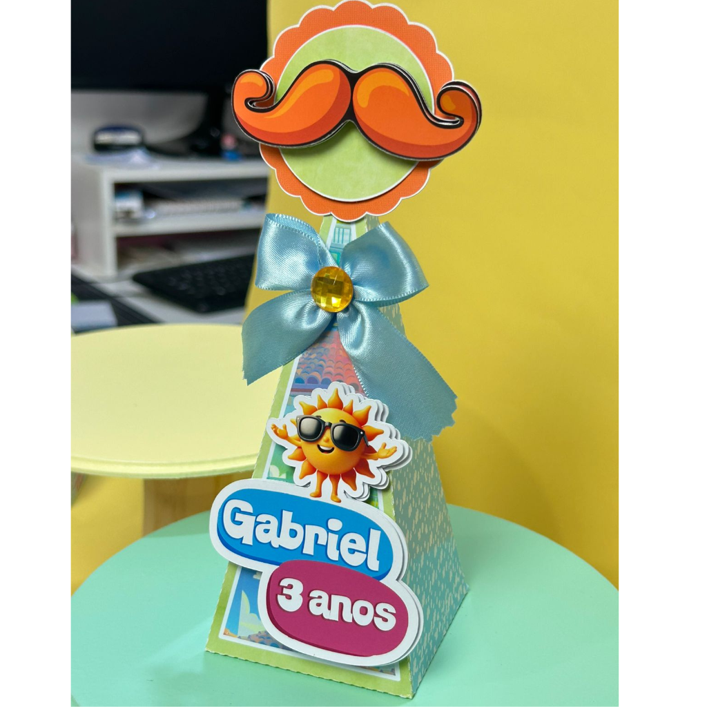 Kit festa Personalizada Mundo Bita - Peg e Monte - já vai montado é só encaixar o fundo)